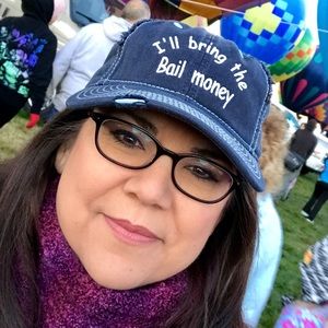 Meet your Posher, Cynthia